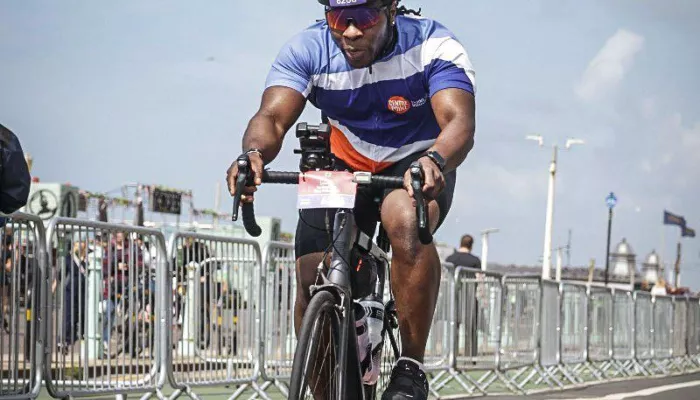 cyclist in centrepoint top