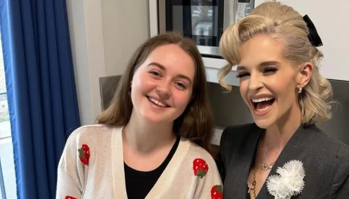 Kelly Osbourne and Ellie spend time together in a Reuben House kitchen
