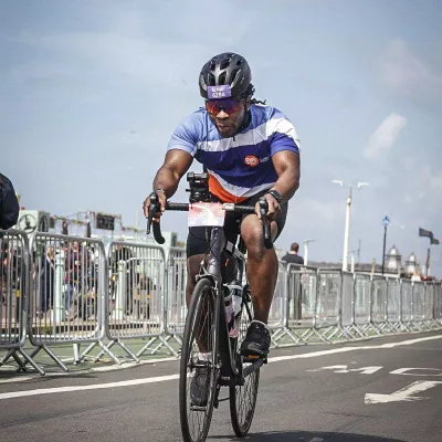 cyclist in centrepoint top